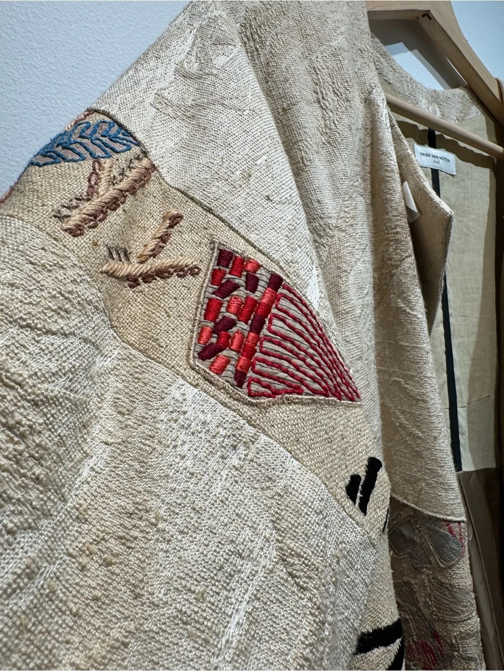 Unique Dries Van Noten Embroidered Beige Kimono Coat - Picture 5 of 15